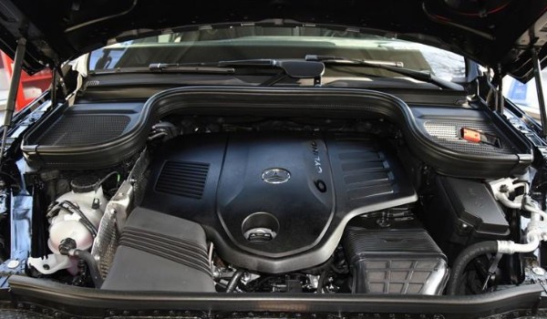 奔馳s級動力怎么樣 輸出馬力可達(dá)435匹(搭載兩款發(fā)動機(jī))