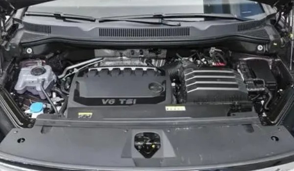 大眾攬境和探險(xiǎn)者哪個(gè)好 攬境車身長(zhǎng)達(dá)5.1米(馬力可達(dá)299匹)