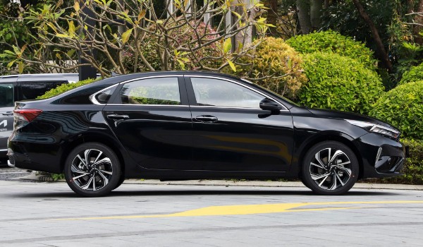 起亞k3的油耗是多少 油耗實(shí)測7.5L(油耗一公里5毛錢)