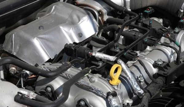 奔騰b70s的AT變速箱是哪生產(chǎn)的 愛(ài)信6擋手自一體變速箱