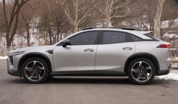 奔騰b70s輪胎是什么牌子的 玲瓏輪胎品牌(使用壽命長(zhǎng)久)