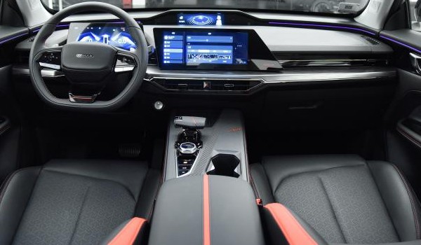 捷途大圣和歐尚z6哪個好 捷途大圣動力強(qiáng)(歐尚z6車長4.6米)