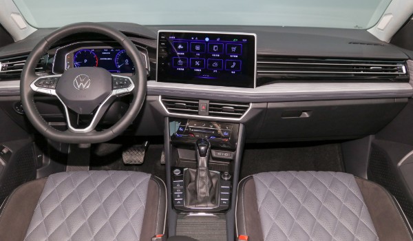 大眾速騰和高爾夫哪個(gè)好 高爾夫馬力220匹(速騰車長近4.8米)