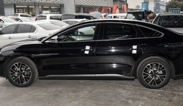 比亞迪e9配置參數(shù) 續(xù)航可達506km(車身長達4.9米)