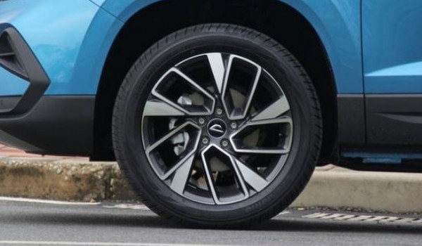 捷達(dá)vs7輪胎型號(hào)是多少 輪胎型號(hào)225/50 r18(玲瓏輪胎品牌)