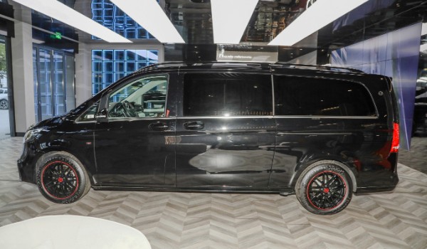 博速v級商務車多少錢 2023款博速v級售價221萬(分期首付66萬)