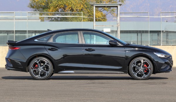 菲斯塔油耗多少真實(shí)油耗 百公里油耗7.8L(油耗一公里6毛錢(qián))