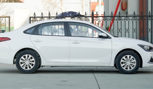 現(xiàn)代悅動(dòng)分期首付多少錢(qián) 分期首付2萬(wàn)(36期月供1607元)