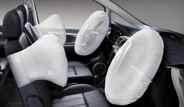 現(xiàn)代庫斯途幾個(gè)安全氣囊 六個(gè)安全氣囊(安全性較高)