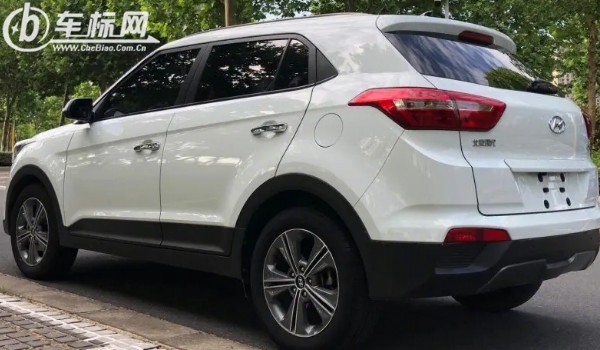 現(xiàn)代ix25油耗多少錢(qián)一公里 油耗一公里5毛錢(qián)(燃油經(jīng)濟(jì)性高)