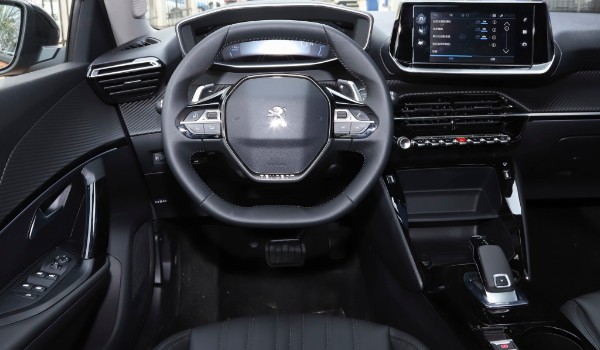 標(biāo)致2008油耗多少真實(shí)油耗 百公里油耗6.5L(油耗一公里5毛錢)