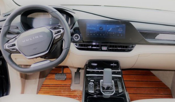 五菱凱捷和五菱佳辰哪個(gè)好 佳辰動(dòng)力強(qiáng)(凱捷車長4.8米)