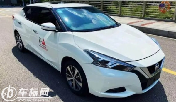 藍鳥和飛度比哪個更好 藍鳥車長4.6米(配置功能豐富)