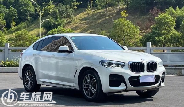 寶馬x4二手車價(jià)格多少 僅需要花費(fèi)26萬(表顯里程1.25萬公里)
