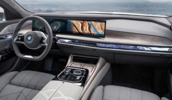 2023款寶馬7系優(yōu)惠多少錢 高達(dá)8.3萬(優(yōu)惠裸車價83萬)