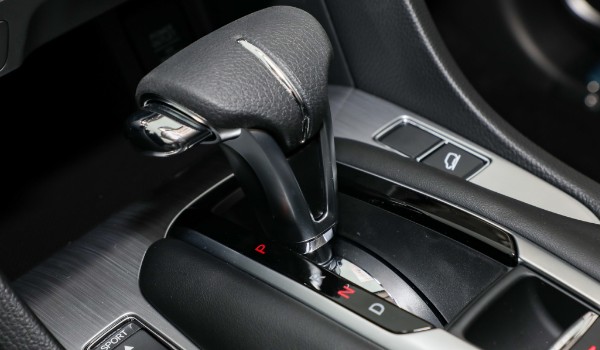 冠道變速箱油多少公里換一次 每4萬(wàn)公里(CVT無(wú)級(jí)變速箱)