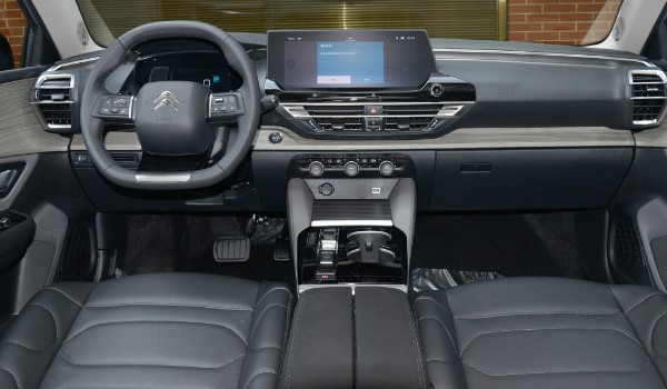 凡爾賽c5x油耗一公里多少錢(qián) 消耗6毛錢(qián)(排量影響油耗)