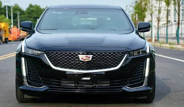 邁騰和凱迪拉克ct5哪個(gè)好 ct5動(dòng)力更強(qiáng)(車長4.9米)