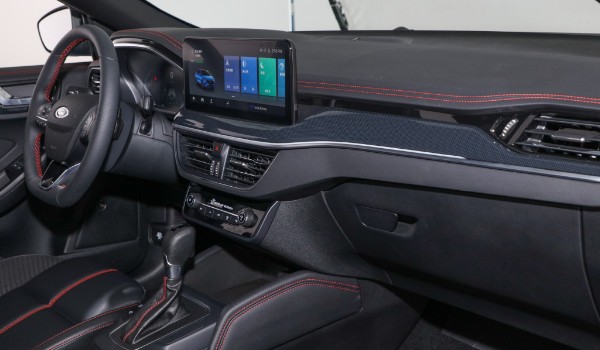 福克斯分期首付多少 分期首付3萬(wàn)(36期月供2399元)