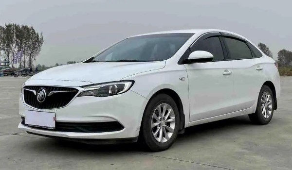 ?？怂购陀⒗誓膫€(gè)好 ?？怂箘?dòng)力更強(qiáng)(英朗車長4.6米)