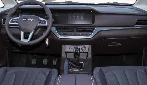 王牌m7圖片及價(jià)格 新車售價(jià)5萬一輛(分期首付1萬)