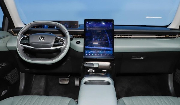 長安逸達(dá)怎么樣值得買嗎 油耗實(shí)測(cè)6.8L(馬力可達(dá)170匹)