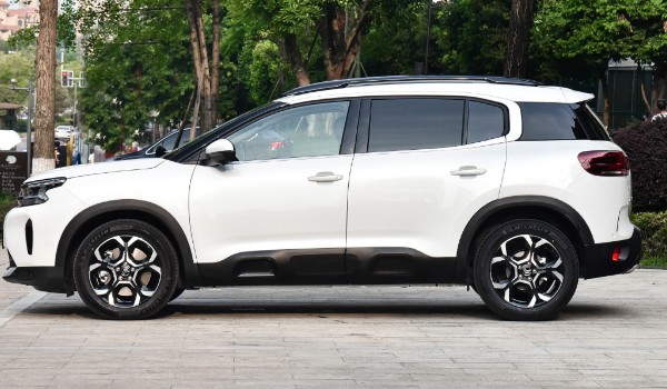 天逸c5油耗一公里多少錢(qián) 消耗6毛錢(qián)(排量影響油耗)