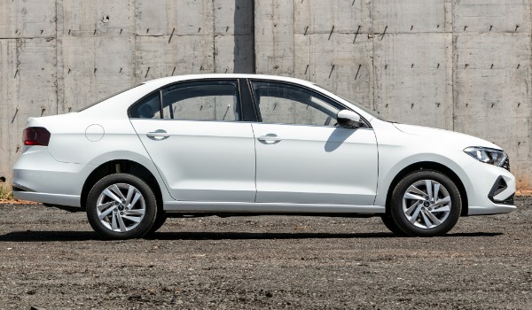 捷達(dá)va3和桑塔納哪個(gè)好 捷達(dá)va3車長(zhǎng)4.5米(配置豐富)