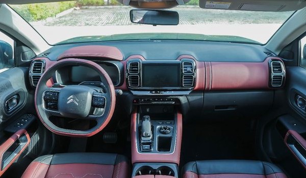 雪鐵龍?zhí)煲輈5怎么樣值得買嗎 油耗實測8.6L(馬力可達211匹)