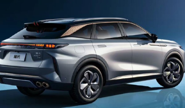 星途瑤光2023款最新款圖片價(jià)格 新車(chē)售價(jià)15萬(wàn)(分期首付4萬(wàn))