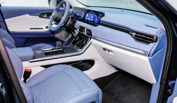 凌云這款車到底怎么樣啊 油耗實測8.5L(馬力可達261匹)