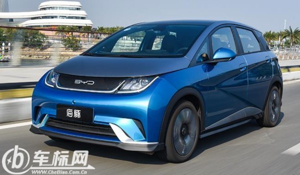 幾何e和海豚哪個(gè)好 海豚車長4.1米(配置功能豐富)