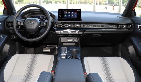 思鉑睿和思域哪個好 思鉑睿動力更強(qiáng)(車長4.8米)