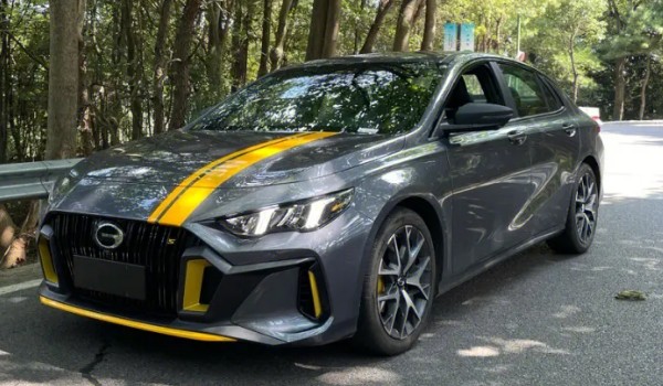 mg5天蝎座和影豹哪個(gè)好 天蝎座動(dòng)力強(qiáng)(影豹軸距2736mm)