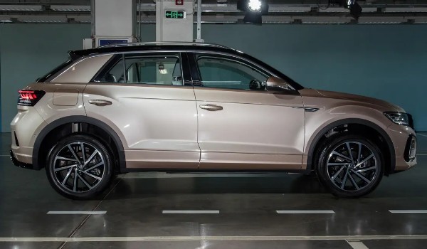 新款探歌報(bào)價(jià)及圖片 2022款售價(jià)12萬(分期首付3萬)