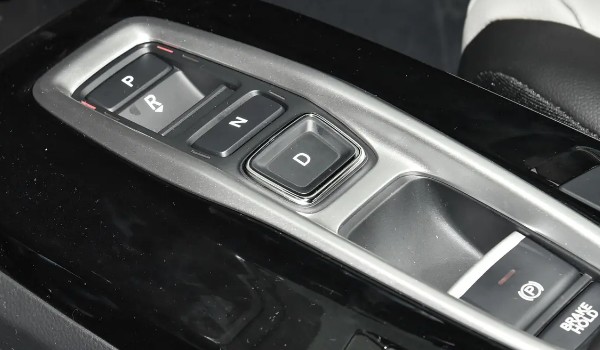 享域變速箱油多久換 4萬(wàn)公里更換一次(不可混用變速箱油)