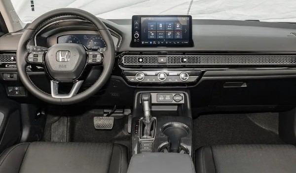 本田型格和大眾速騰哪個好 型格動力更強(速騰車長4.7米)