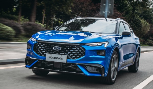 福特evos和大眾途觀l怎么選 evos動(dòng)力更強(qiáng)(車(chē)長(zhǎng)4.9米)