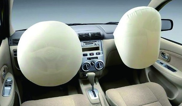 樓蘭安全性怎么樣 主動安全配置齊全(搭載7個氣囊)