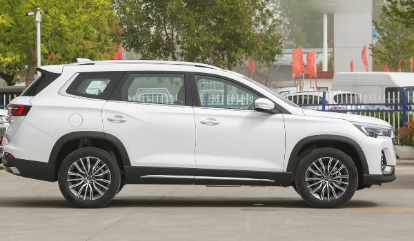 捷途x90plus油耗多少 百公里8.7L(一公里消耗6毛錢(qián))