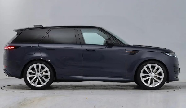 攬勝運(yùn)動(dòng)版油耗是多少 百公里13.5L(一公里消耗1元)