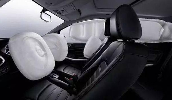 帕杰羅安全性怎么樣 主動安全配置齊全(搭載四個氣囊)