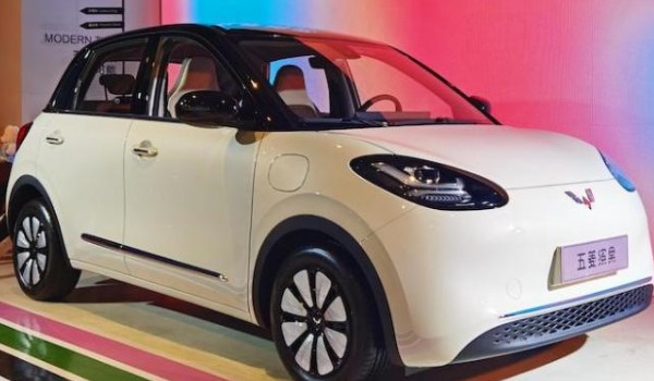 繽果和海豚哪個(gè)好 海豚續(xù)航401km(車長4.1米)