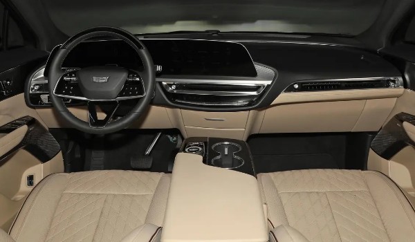 銳歌純電動(dòng)汽車(chē)價(jià)格及圖片 新車(chē)售價(jià)43萬(wàn)(分期首付13萬(wàn))