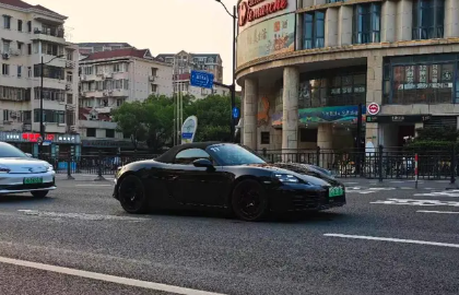 定價多少你會買！純電保時捷718亮相國內(nèi)：已上正式牌照