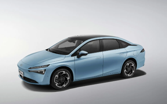 車主喜提埃安S新車后發(fā)現(xiàn)維修過(guò) 4S店賠1萬(wàn)元和解