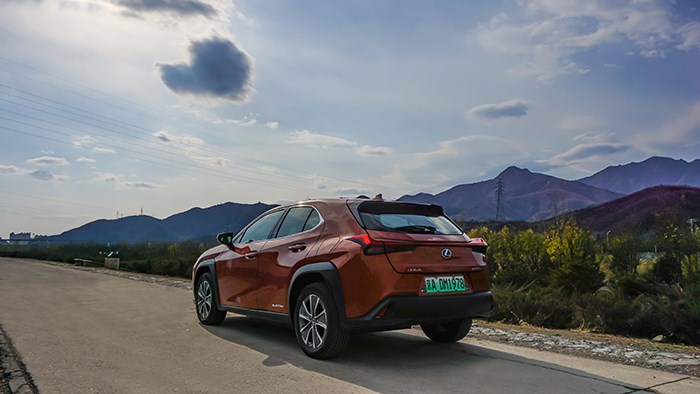 換個(gè)角度的選擇 雷克薩斯UX300e評(píng)測(cè)