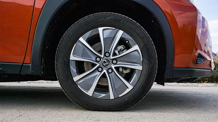 換個(gè)角度的選擇 雷克薩斯UX300e評(píng)測(cè)