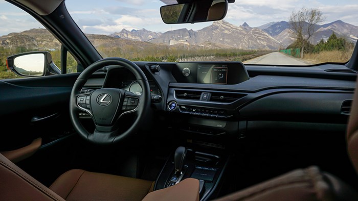 換個(gè)角度的選擇 雷克薩斯UX300e評(píng)測(cè)