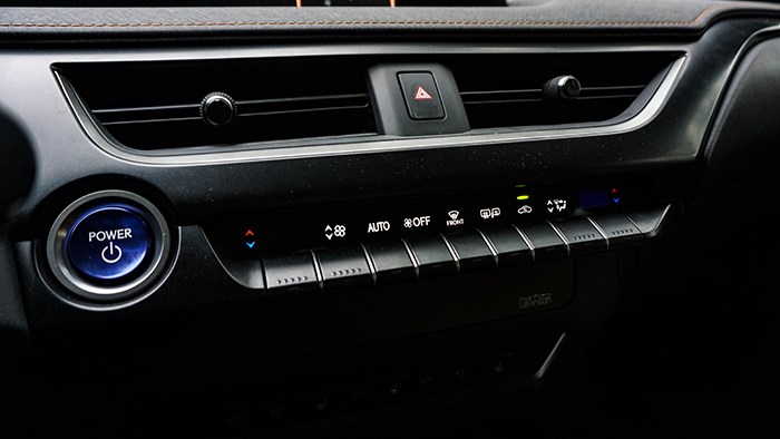 換個(gè)角度的選擇 雷克薩斯UX300e評(píng)測(cè)